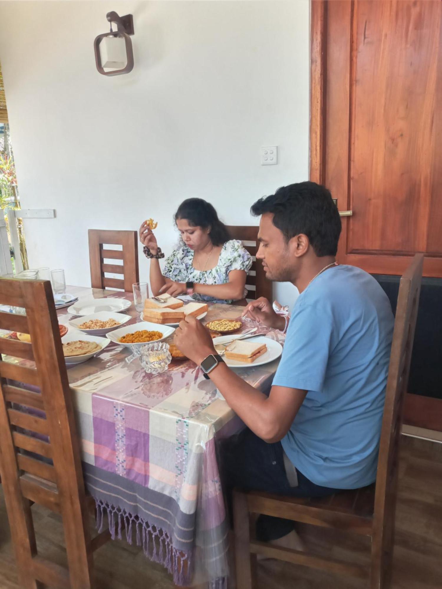 Ritz Inn אלה מראה חיצוני תמונה